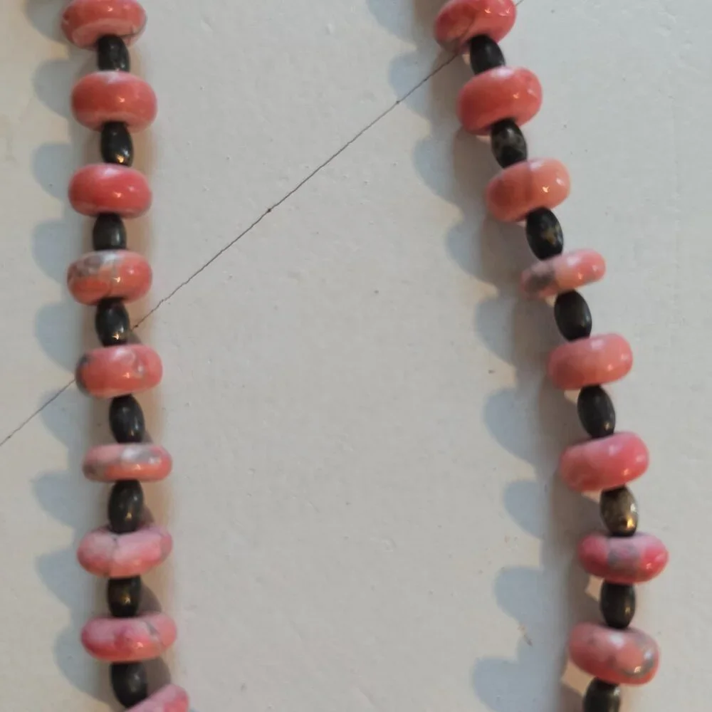 Natural Pink Rhodochrosite Etched Leaf Stone Beaded Necklace 15" - Picture 8 of 15